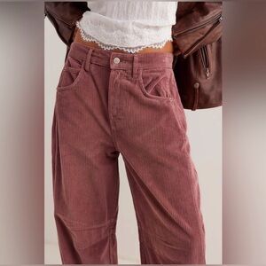 NWT. Free People Good Luck Mid-Rise Cord Barrel Jeans. Withered Rose. Size 25